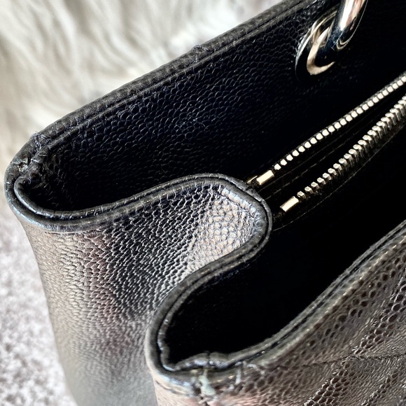๐๐๐๐๐๐ Black Quilted Caviar Grand Shopping Tote - Picture 12 of 16